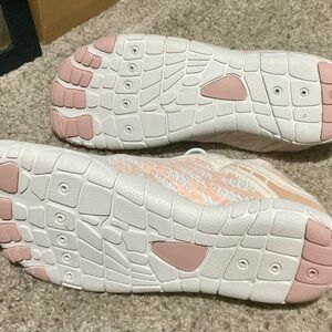 HF Hike Footwear Cloud Barefoot Unisex Footwear Women 7.5-White and pink